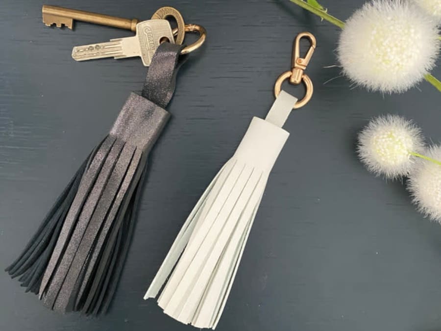 Workshop: leren sleutelhangers met pompon in Colombes (92)