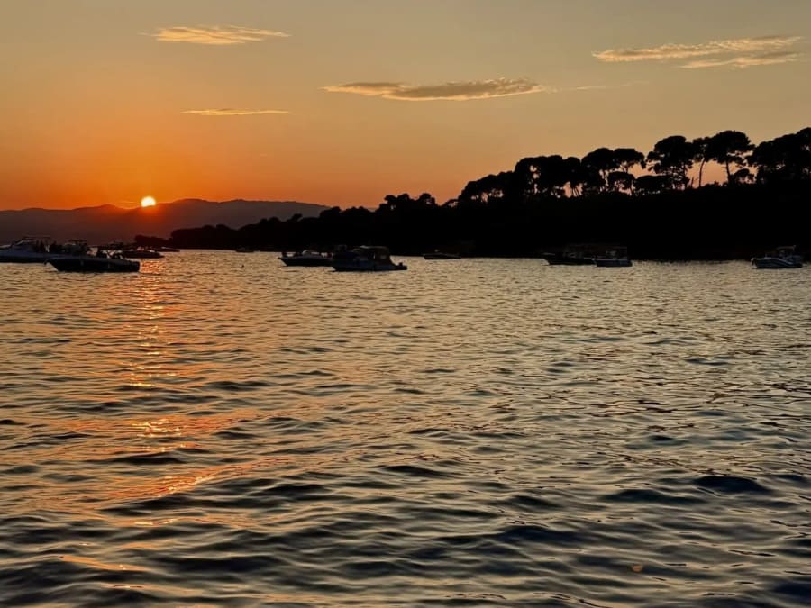 Sunset cruise in Antibes (06)