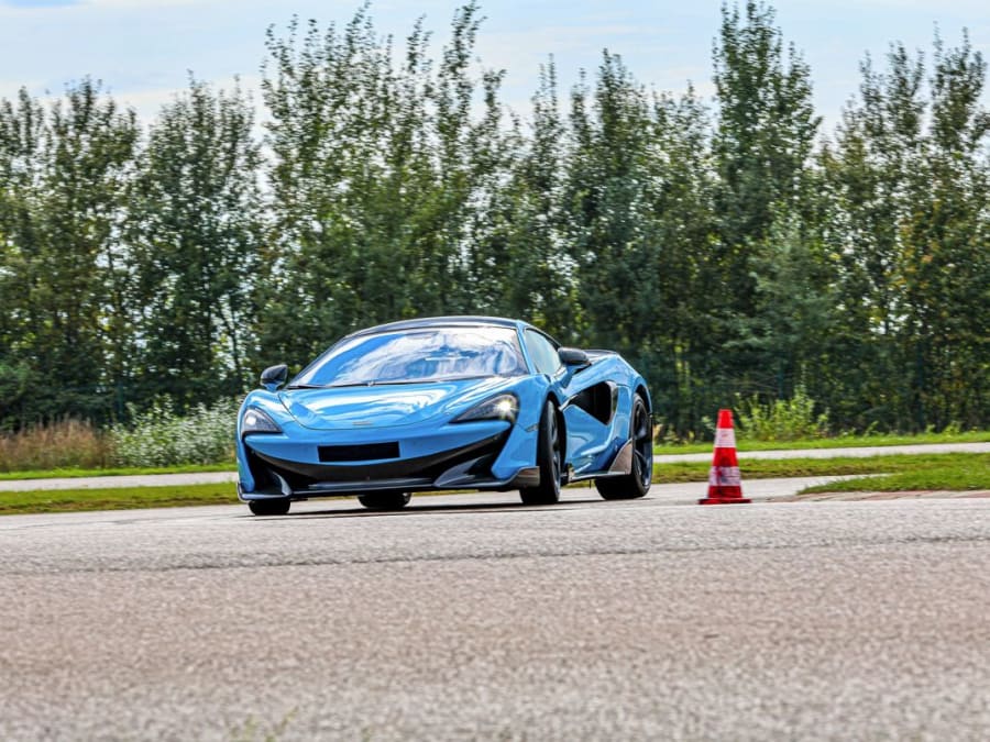 Experiencia de conducción del McLaren 600LT Circuito de Haute Sa