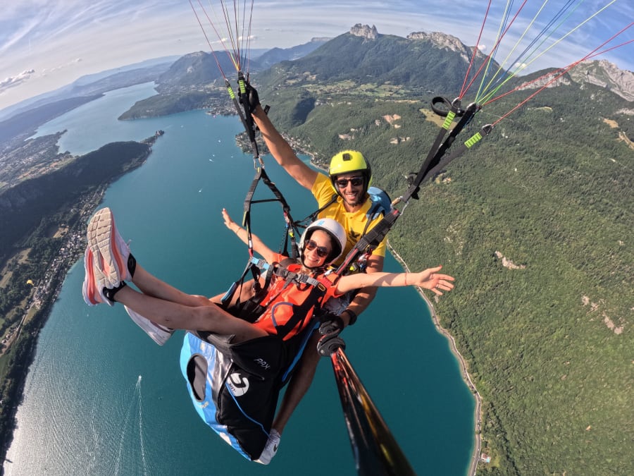 Vol en parapente au dessus du Lac d'Annecy