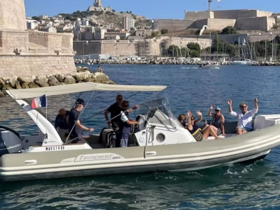 Snorkeling and swimming in the Frioul creeks in Marseille (13)