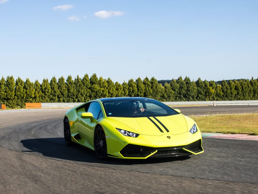 Lamborghini Huracan + Ferrari F8 a dúo, Circuit des Ecuyers
