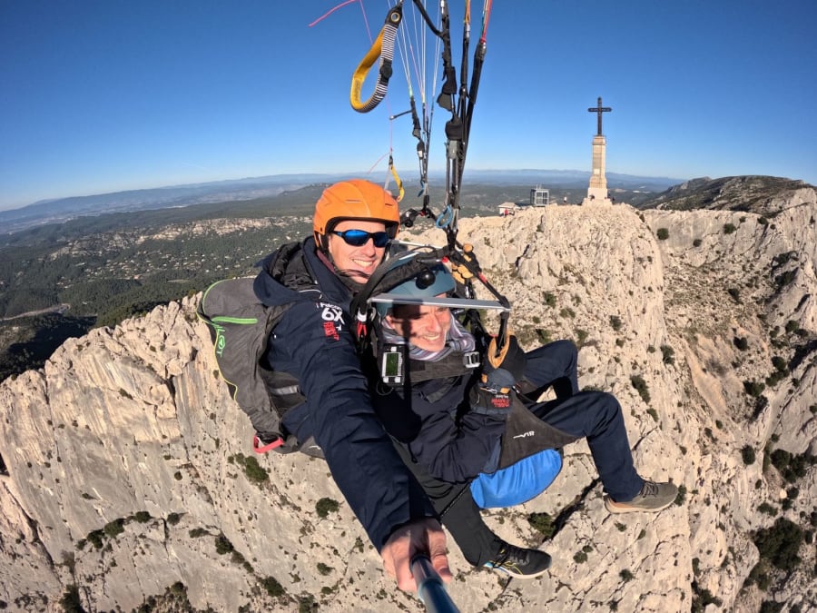 Paragliding flight on Mont Sainte-Victoire (13)