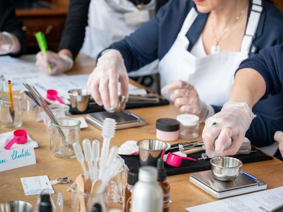 Atelier Création d'un cosmétique spécial EVJF à Nantes (44)