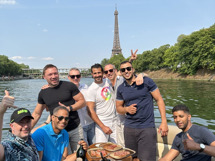 Croisière privée sur la Seine au départ du port de Grenelle