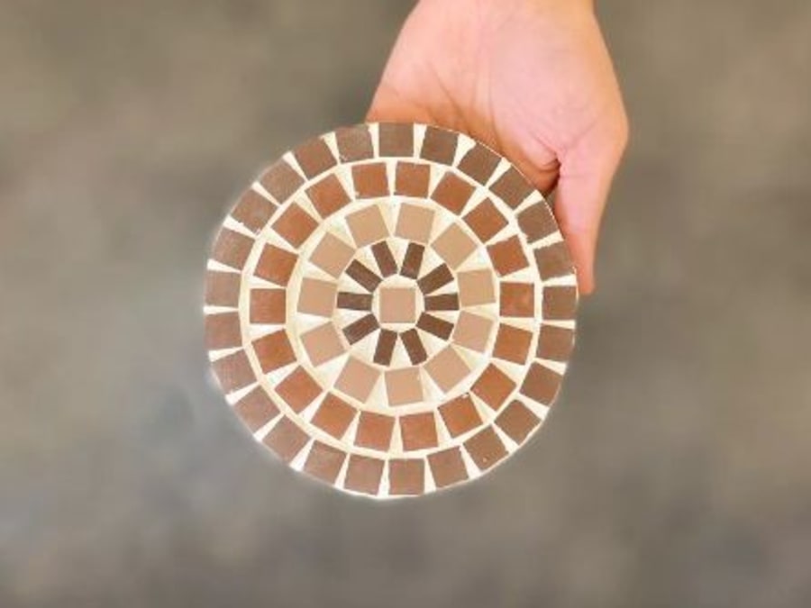 Mosaic workshop in Paris 11th district