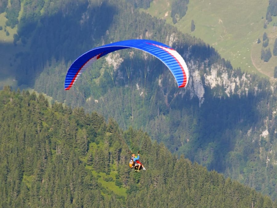 Vuelo en parapente sobre Gruyères