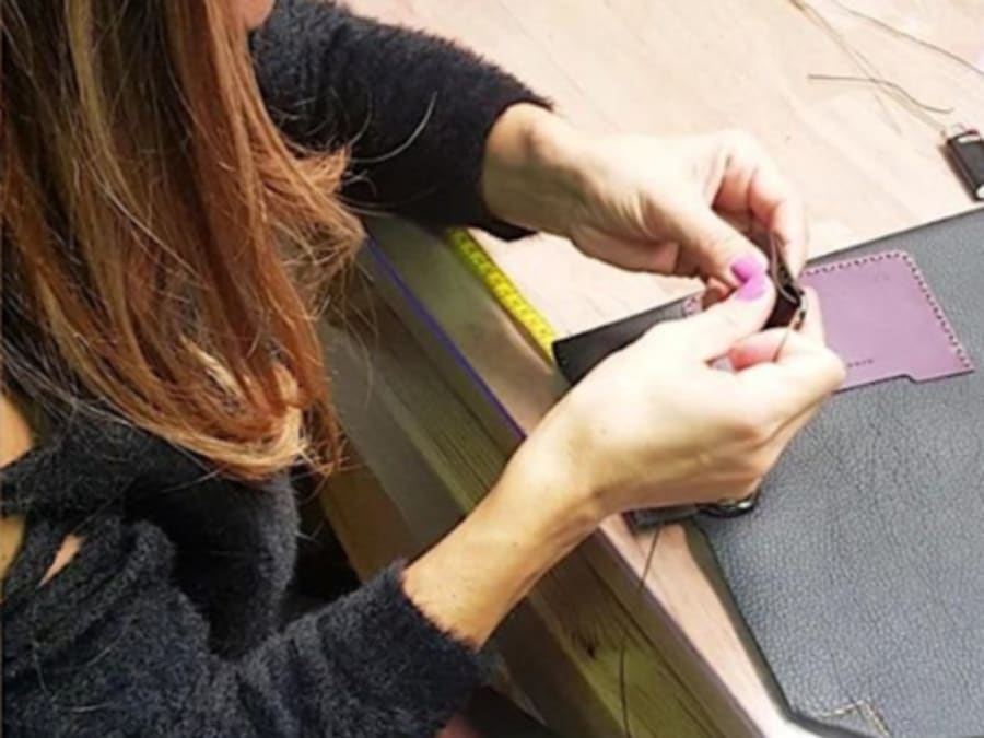 Leather shoulder bag workshop in Brussels