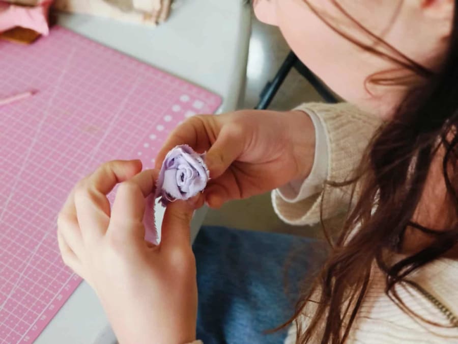 Atelier vase fleuri  à Luchapt (86)