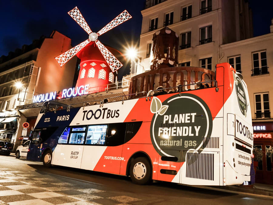 Paris by night in a Tootbus tourist bus (75)