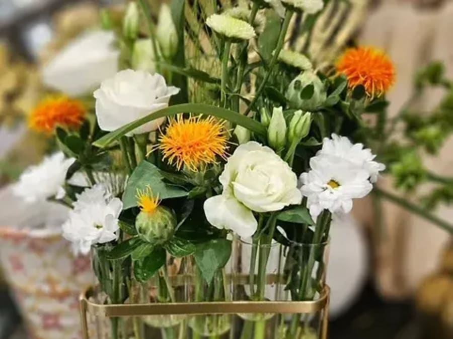 Fresh flower bouquet workshop at Jouy-en-Josas (78)