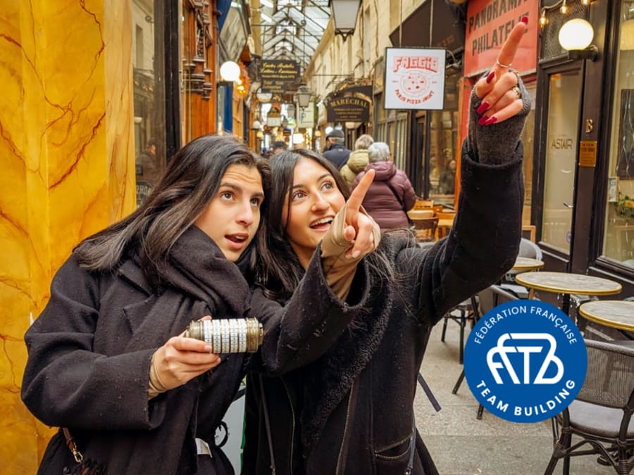 Team building cluedo de Noel dans les passages couverts à Paris 