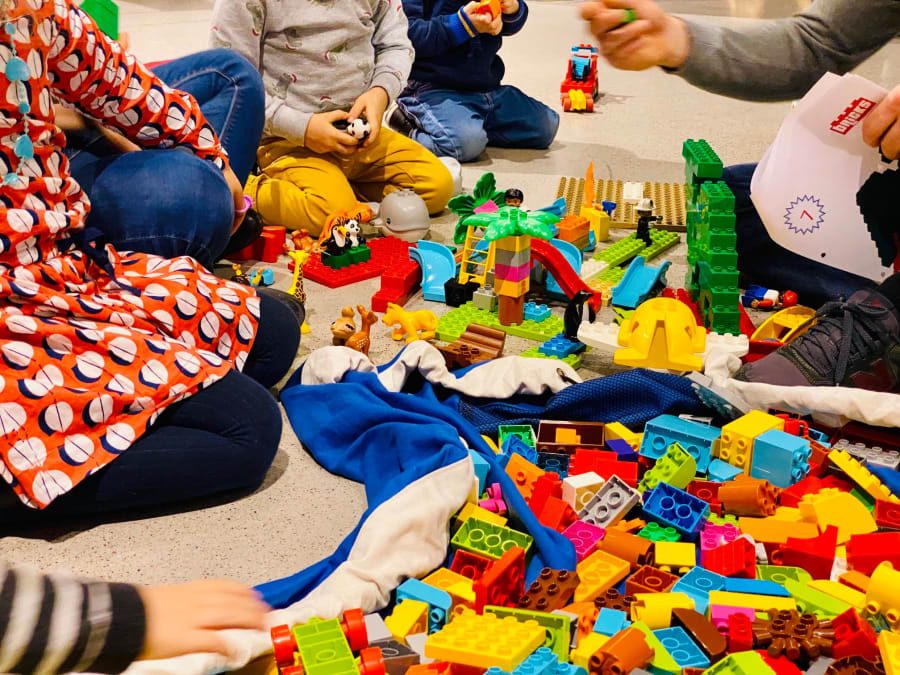 Animation Arbre de Noël LEGO dans le Sud-Ouest