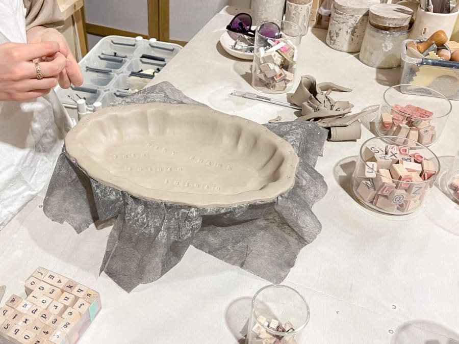 Porcelain, seashells, and tableware workshop near Arcachon (33)