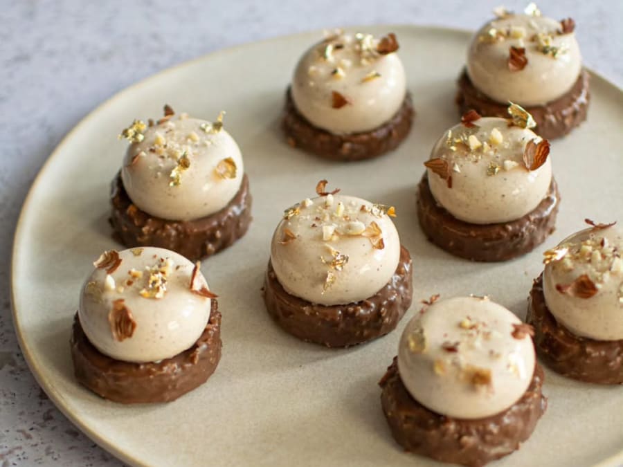 Sweet mignardises workshop in Paris 17th district