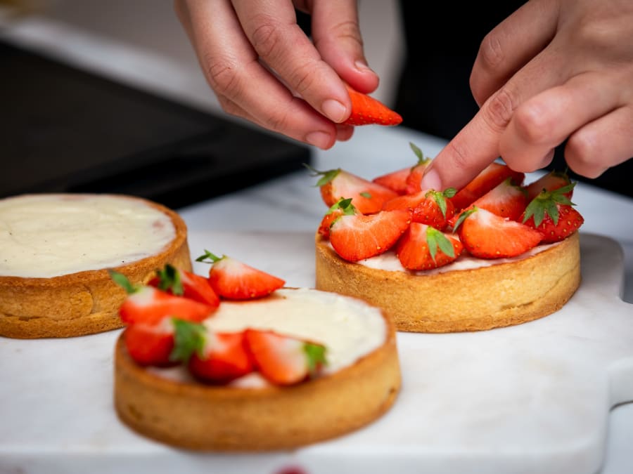 Red fruit tartlets workshop in Paris 14th arrondissement