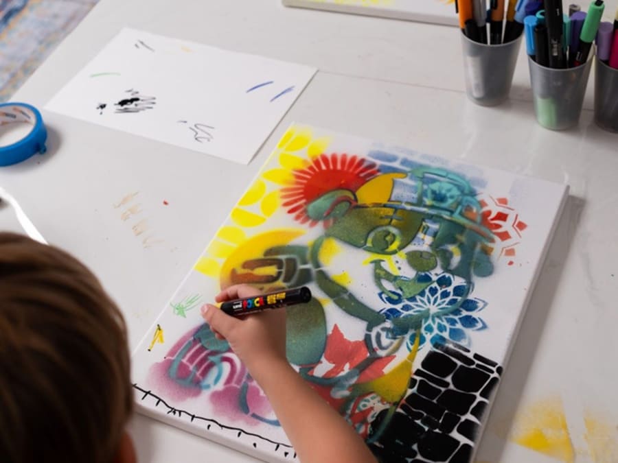 Street-art painting workshop for children in Tressin (59)