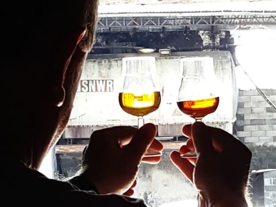 Private tour of Cognac distilleries and Bordeaux vineyards