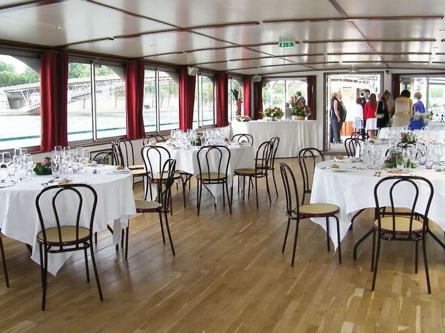 Péniche La Guêpe Buissonnière à Paris 7ème