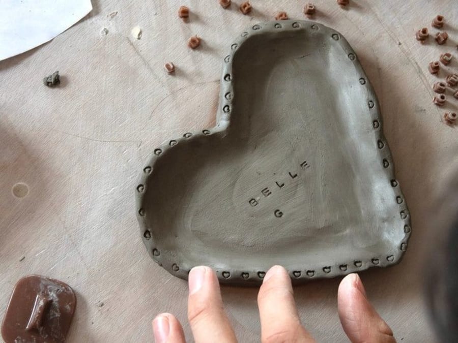 Self-hardening clay pottery workshop in Lyon 2nd district