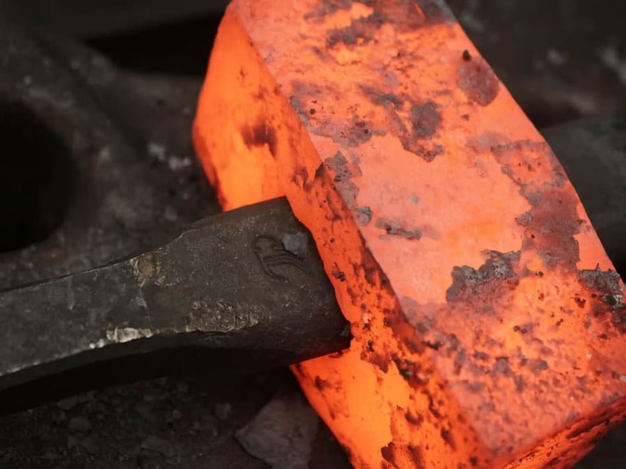 Hammer-Making Workshop in Brissac-Loire-Aubance (49)