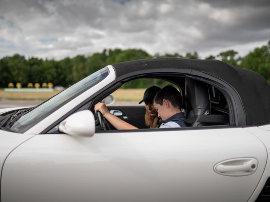 Stage de Pilotage enfant en Porsche Boxter près de Poitiers (86)