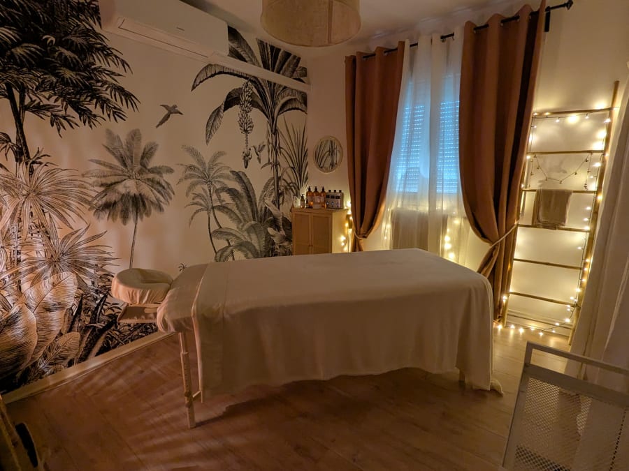 Relaxing massage in Cenon (33)