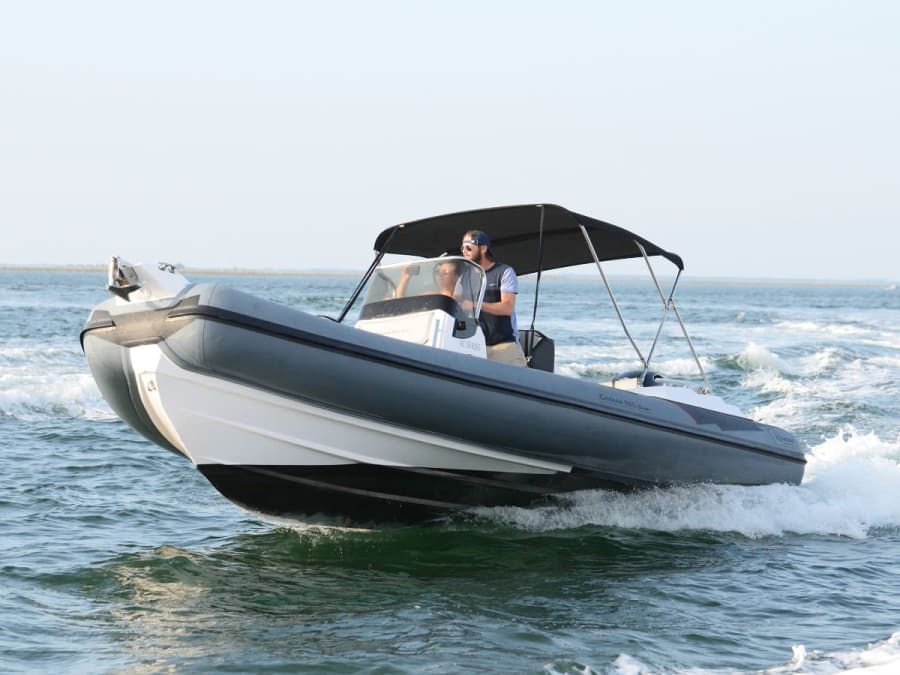 Location de bateau "Ranieri Cayman 23 S" 16 pers à Arcachon (33)