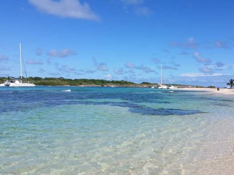 Excursion à l'îlet Caret depuis la Marina du Gosier (971)