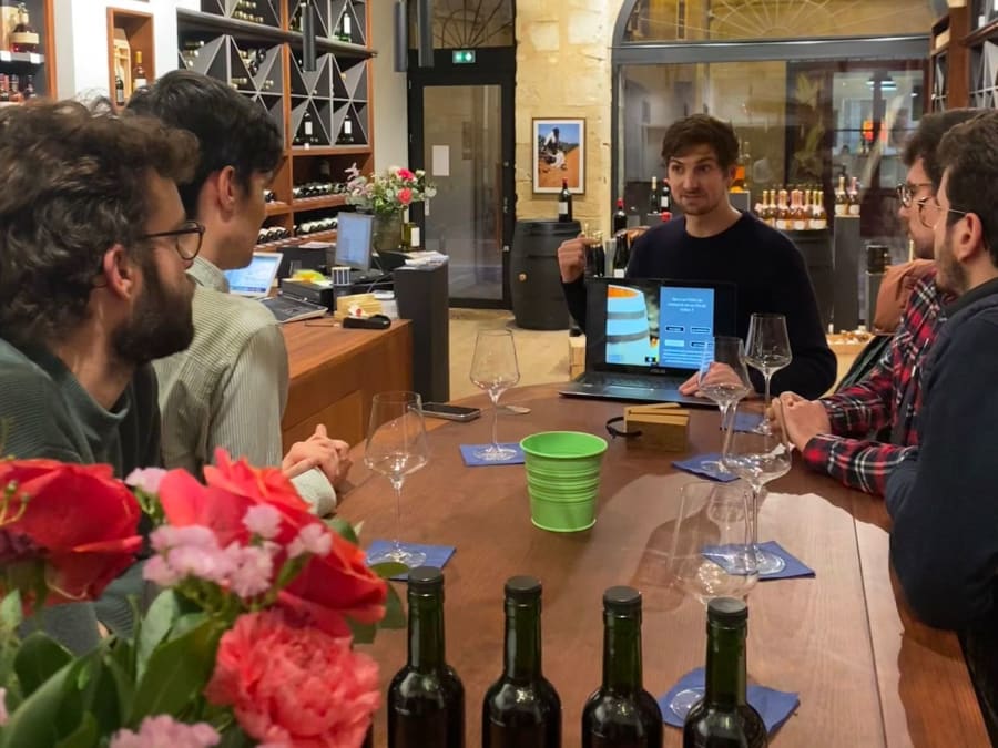 Team building dégustation de vin à Bordeaux (33)