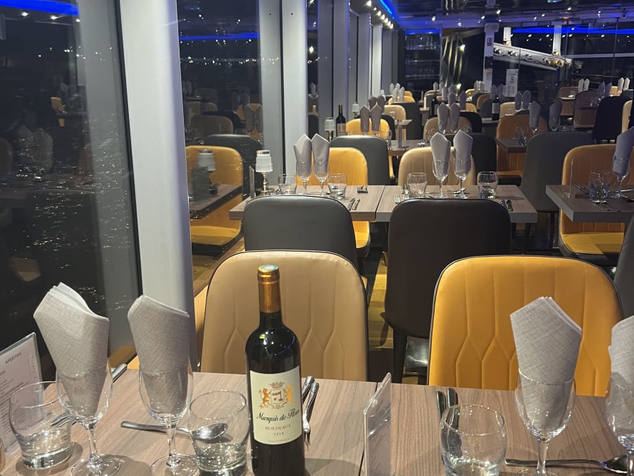Early evening Bistronomic dinner cruise on the Seine