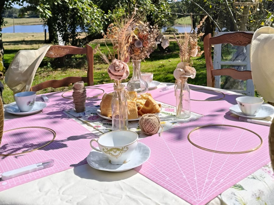 Dried flower wreath workshop in Luchapt (86)