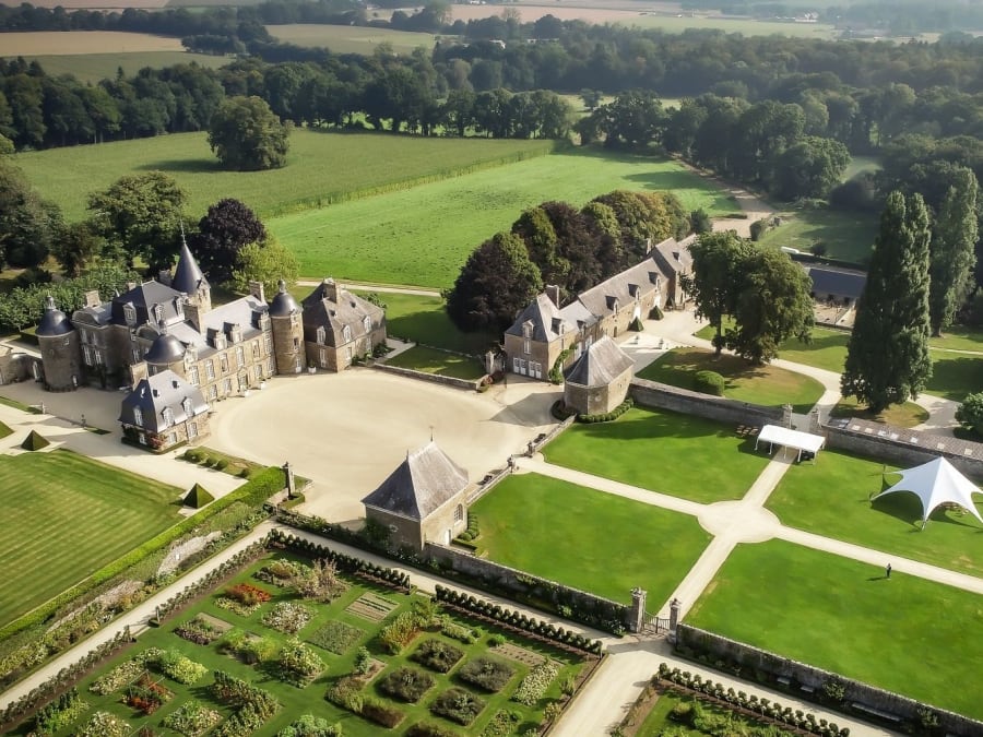 Tickets for the Zoo and Château de la Bourbansais in Pleugueneuc