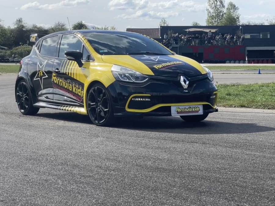 Stage Pilotage Enfant en Clio IV RS à Magny-Cours (58)