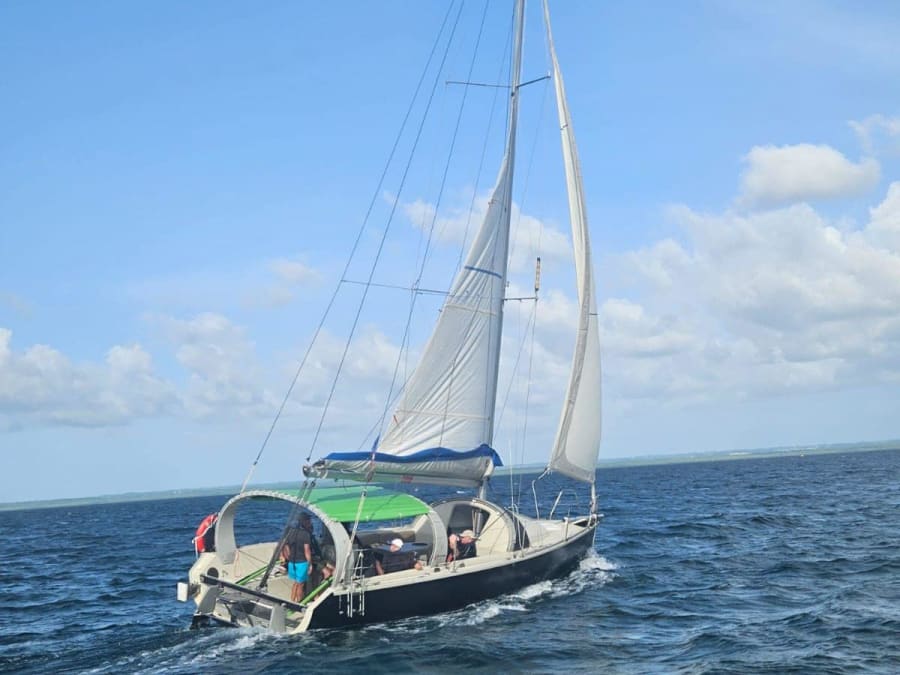 Vacaciones en velero en la laguna de Guadalupe
