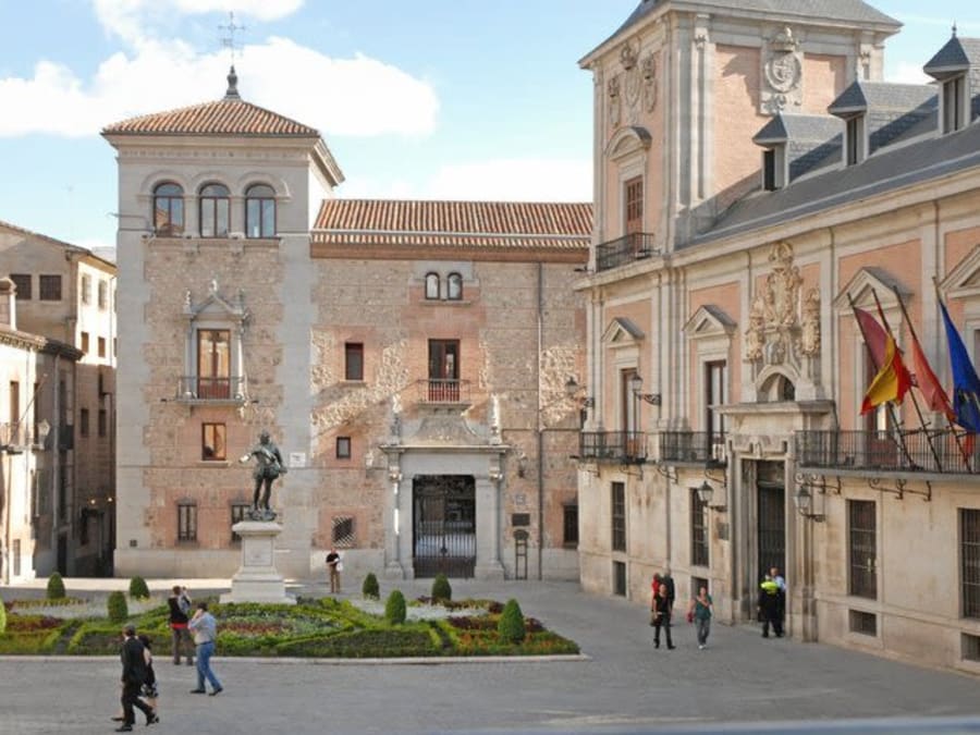 "The Secrets of Madrid" Small-Group Guided Tour 