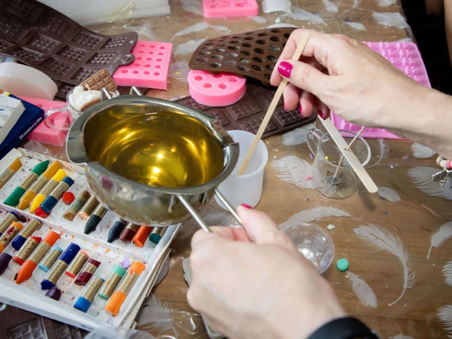 Atelier EVJF Création de bougies gourmandes à domicile