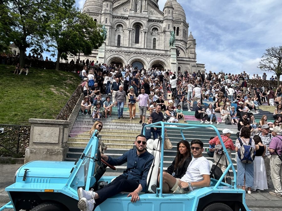 Visite guidée des incontournables en mini Moke à Paris