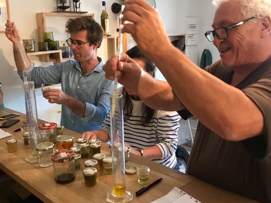 Taller de elaboración de pastis en Aix-en-Provence (13)