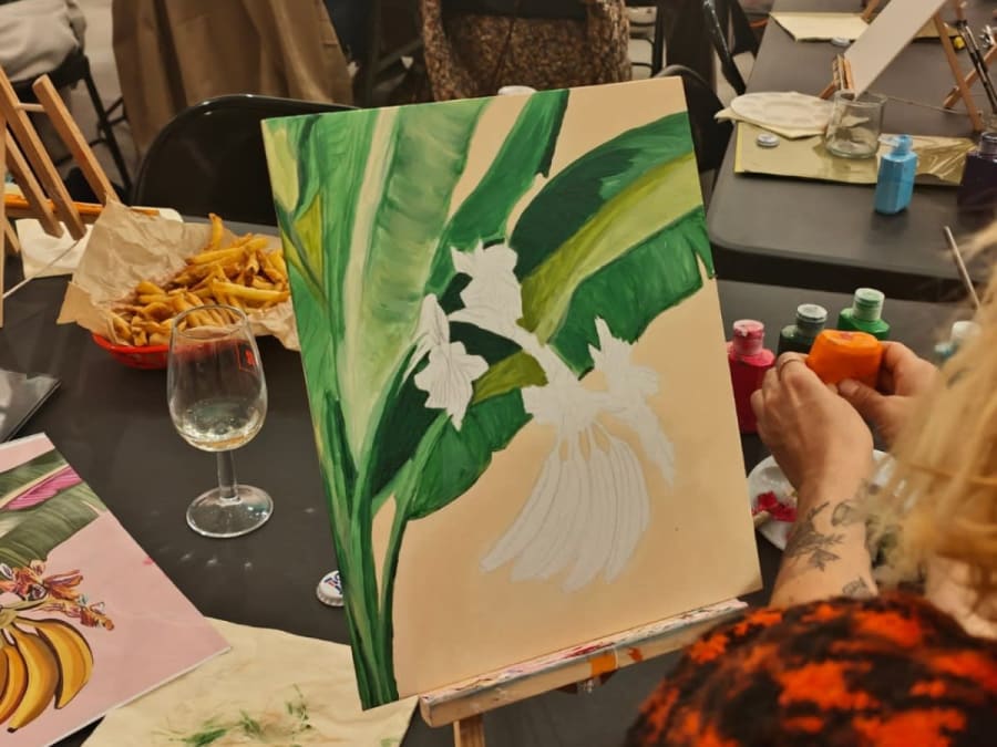 EVJF  atelier peinture sur toile & dégustation de vin à Montpellier (34)