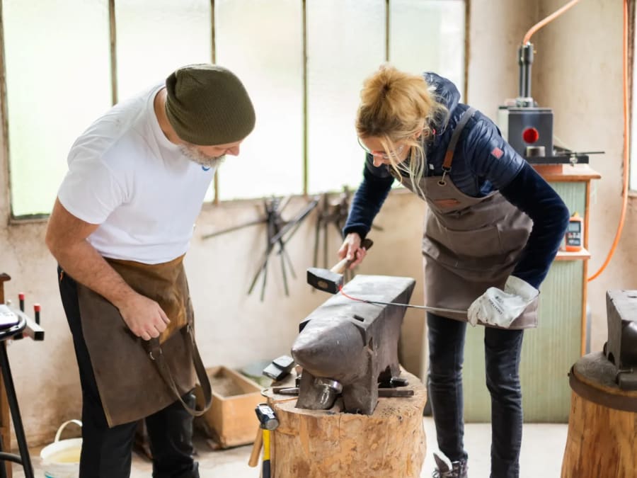 Forged key ring workshop in Valcivières (63)