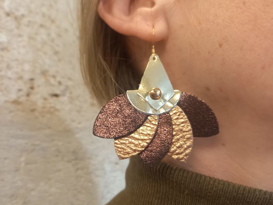 Small leather accessories workshop in Paris 14th arrondissement