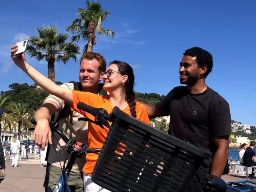 "Must-See" Guided Bike Tour in Nice