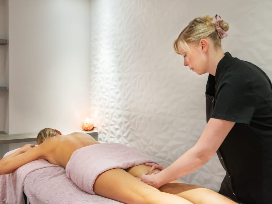 Relaxing massage in Paris 16th