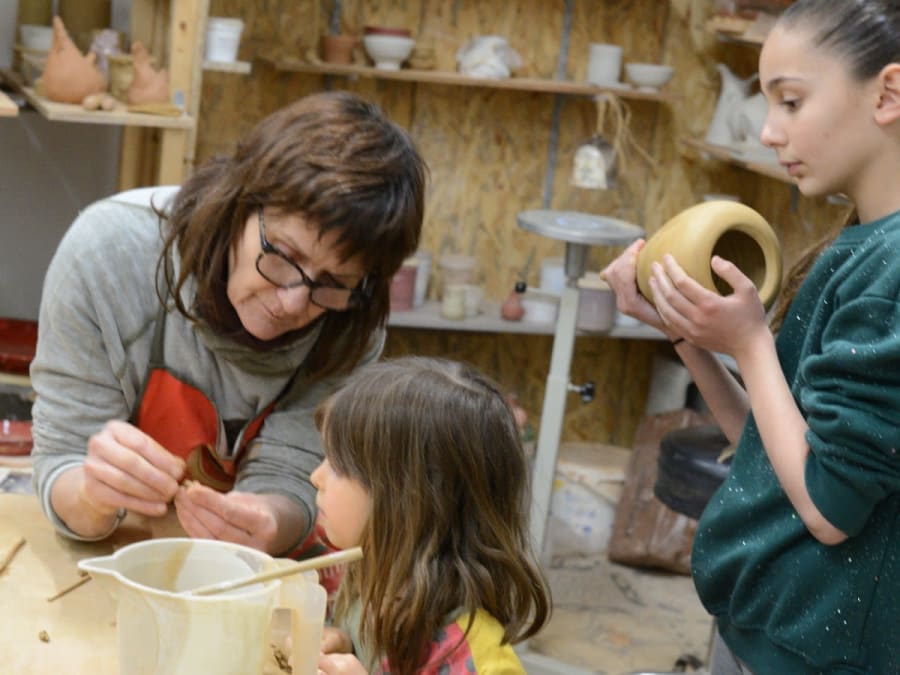 Curso de iniciación a la alfarería para niños en Béziers (34)