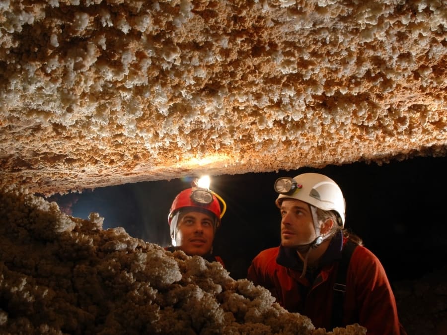 Spéléologie À La Grotte De La Bouhadère (65)