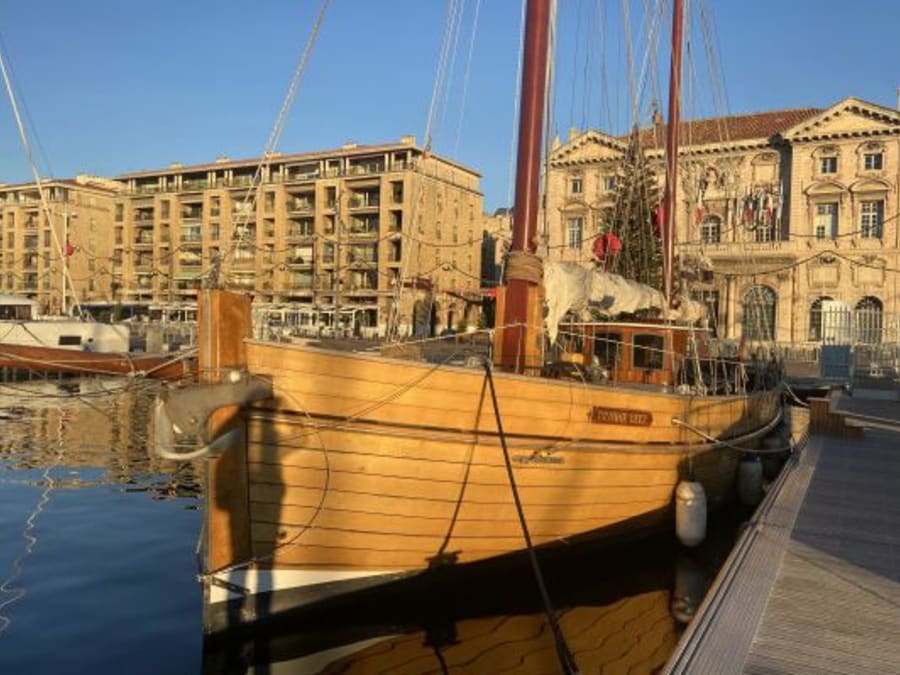 Magie de Noël à bord d'un voilier depuis Marseille