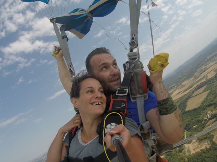 Saut en parachute en tandem à Clermont-Ferrand (63)