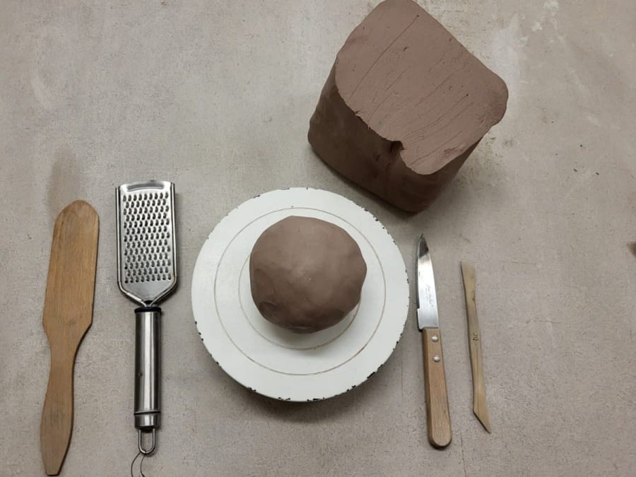 Workshop on Making a Teapot by Hand-Shaping in Marseille's 5th District 