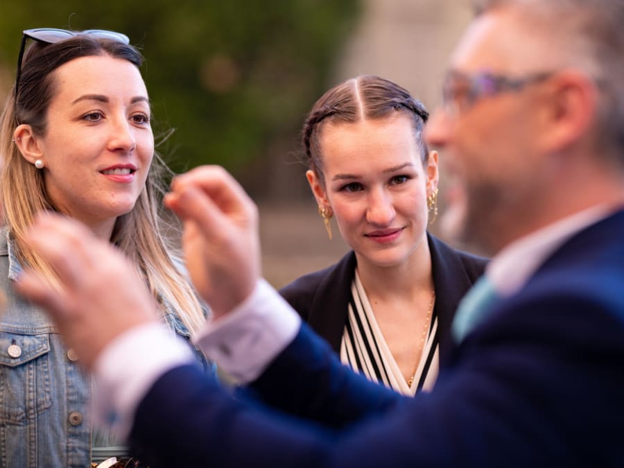 Animation magie close-up & mentalisme en Auvergne-Rhône-Alpes